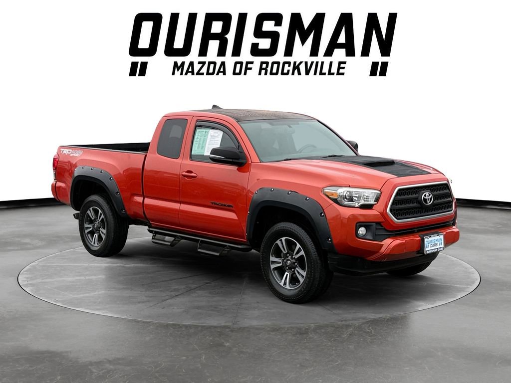 Used 2017 Toyota Tacoma TRD Sport image 1