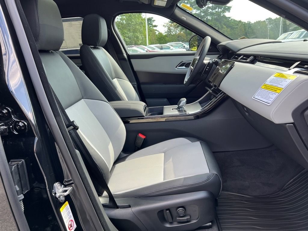 New 2026 Land Rover Range Rover Velar Dynamic SE image 33