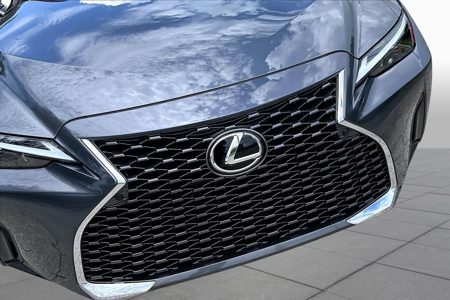 Used 2025 Lexus IS 300 w/ Premium Package RWD image 30