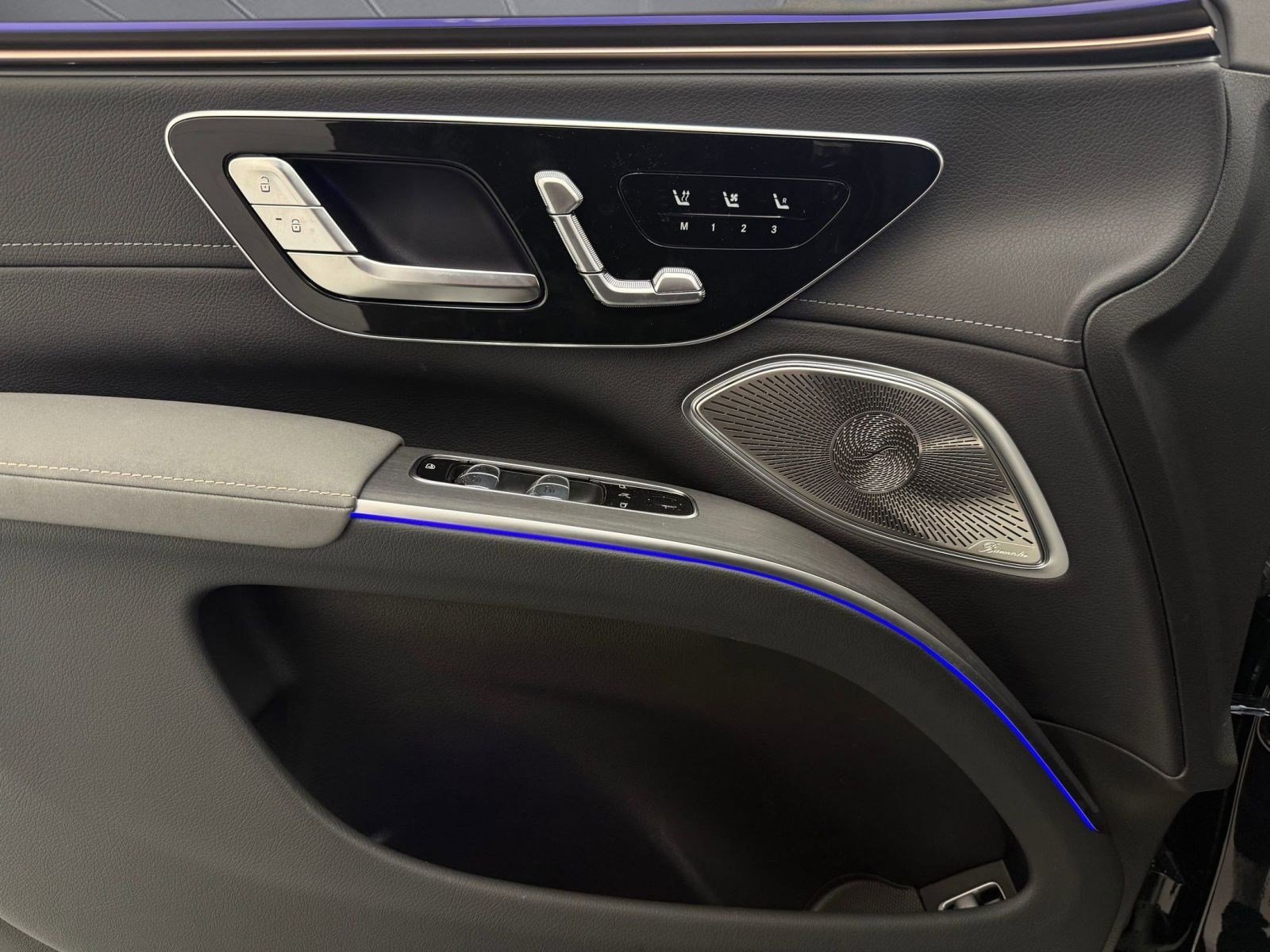 New 2026 Mercedes-Benz EQS 550 4MATIC SUV image 11