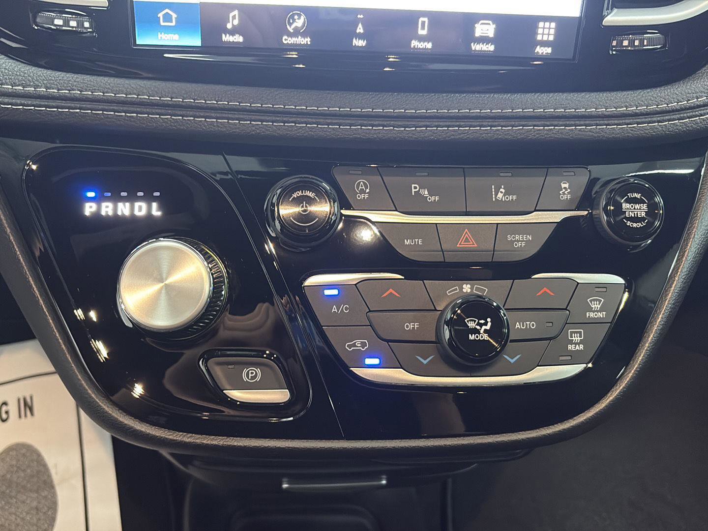 New 2027 Chrysler Pacifica Select FWD image 15