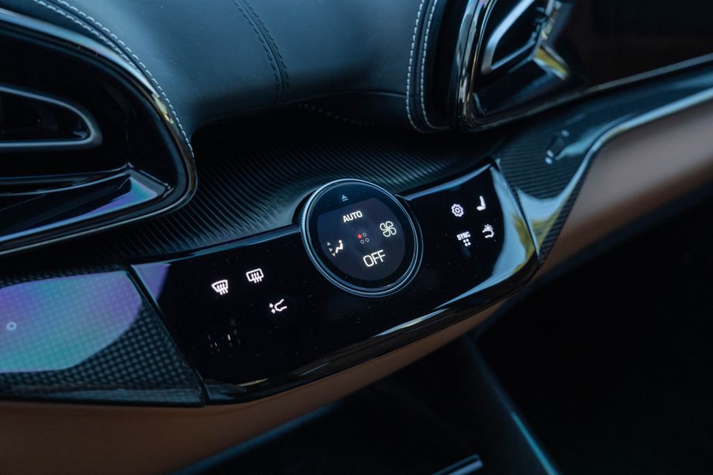 Certified 2025 Ferrari Purosangue image 40