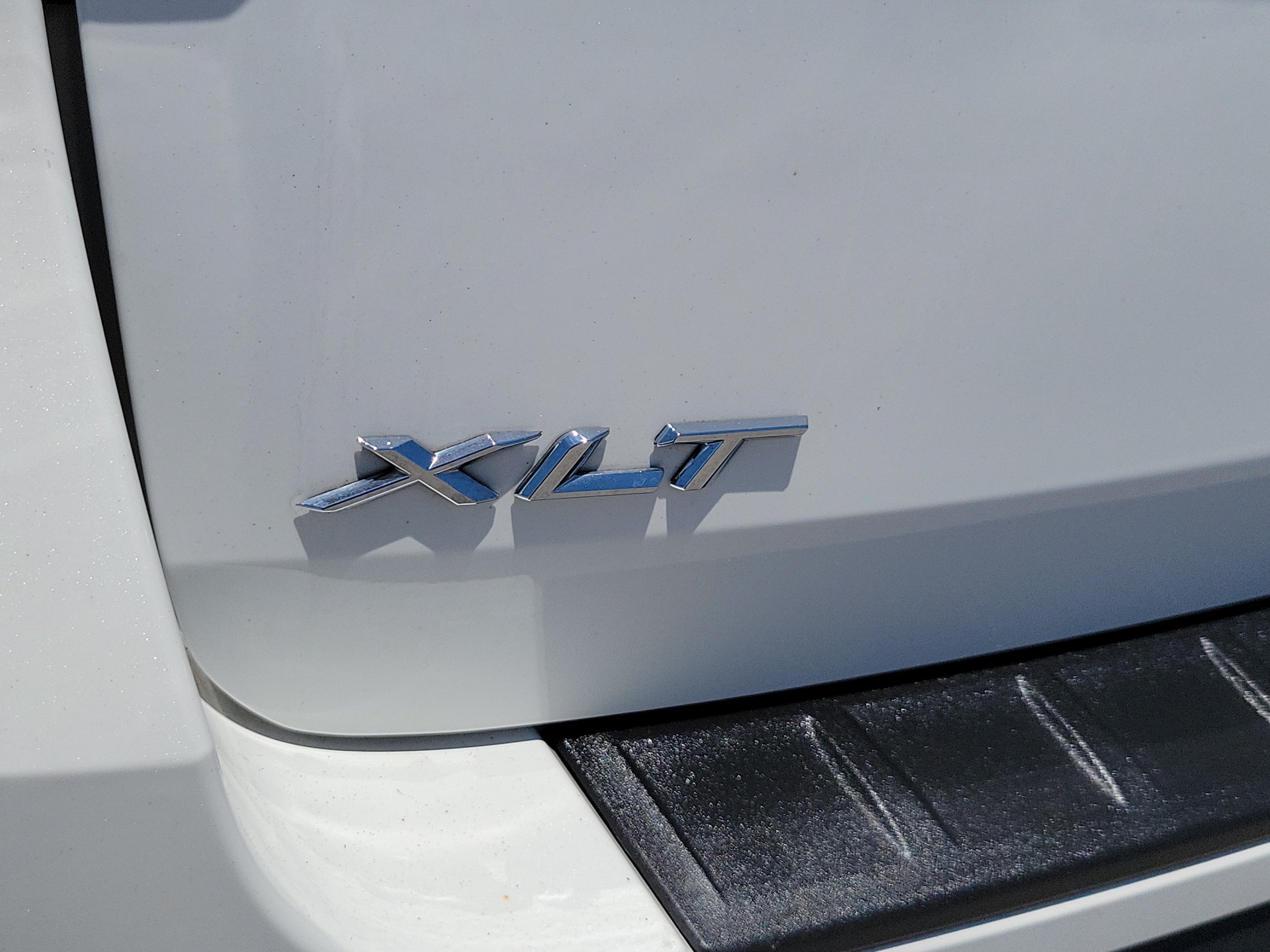Used 2023 Ford Explorer XLT w/ Equipment Group 202A RWD image 32