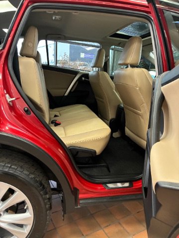 Used 2015 Toyota RAV4 Limited w/ Technology Package image 33