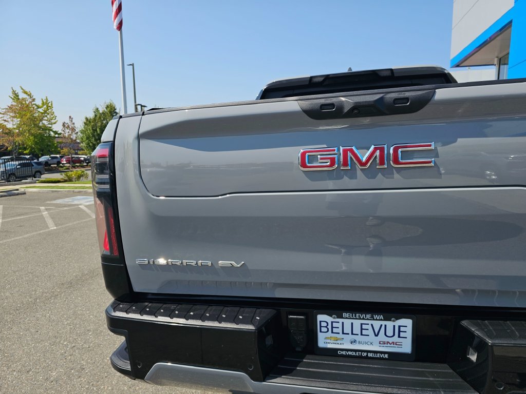 Used 2026 GMC Sierra EV Denali AWD/4WD image 17