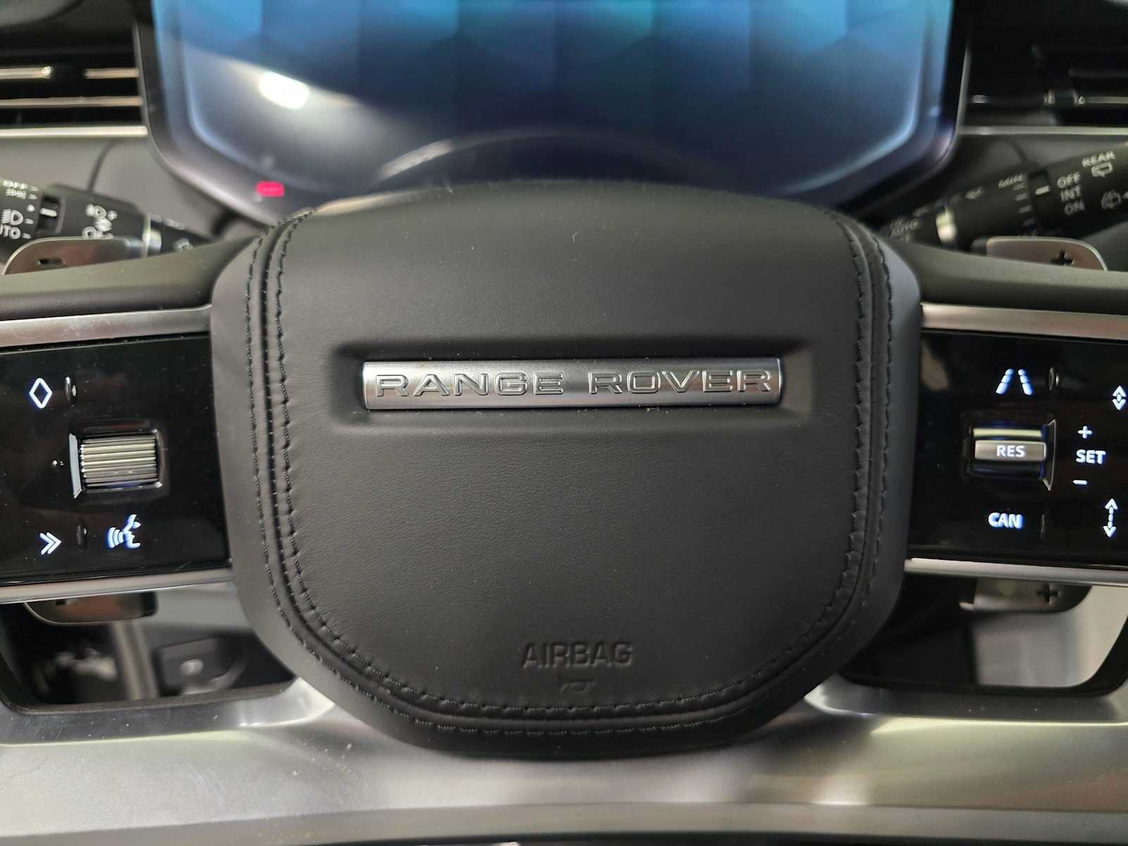 New 2026 Land Rover Range Rover Long Wheelbase SE AWD/4WD image 26