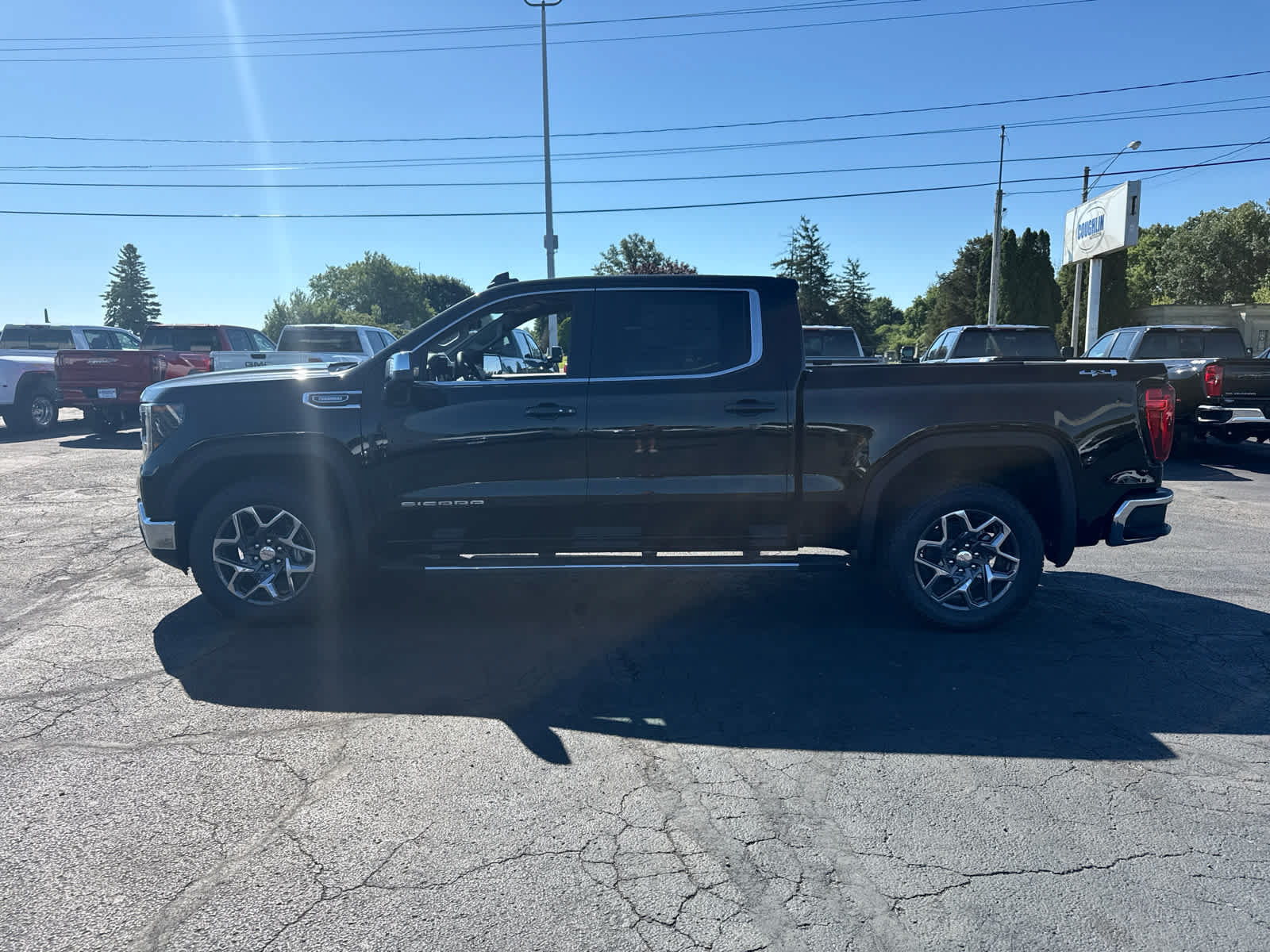 New 2026 GMC Sierra 1500 SLE w/ Preferred Package AWD/4WD image 2