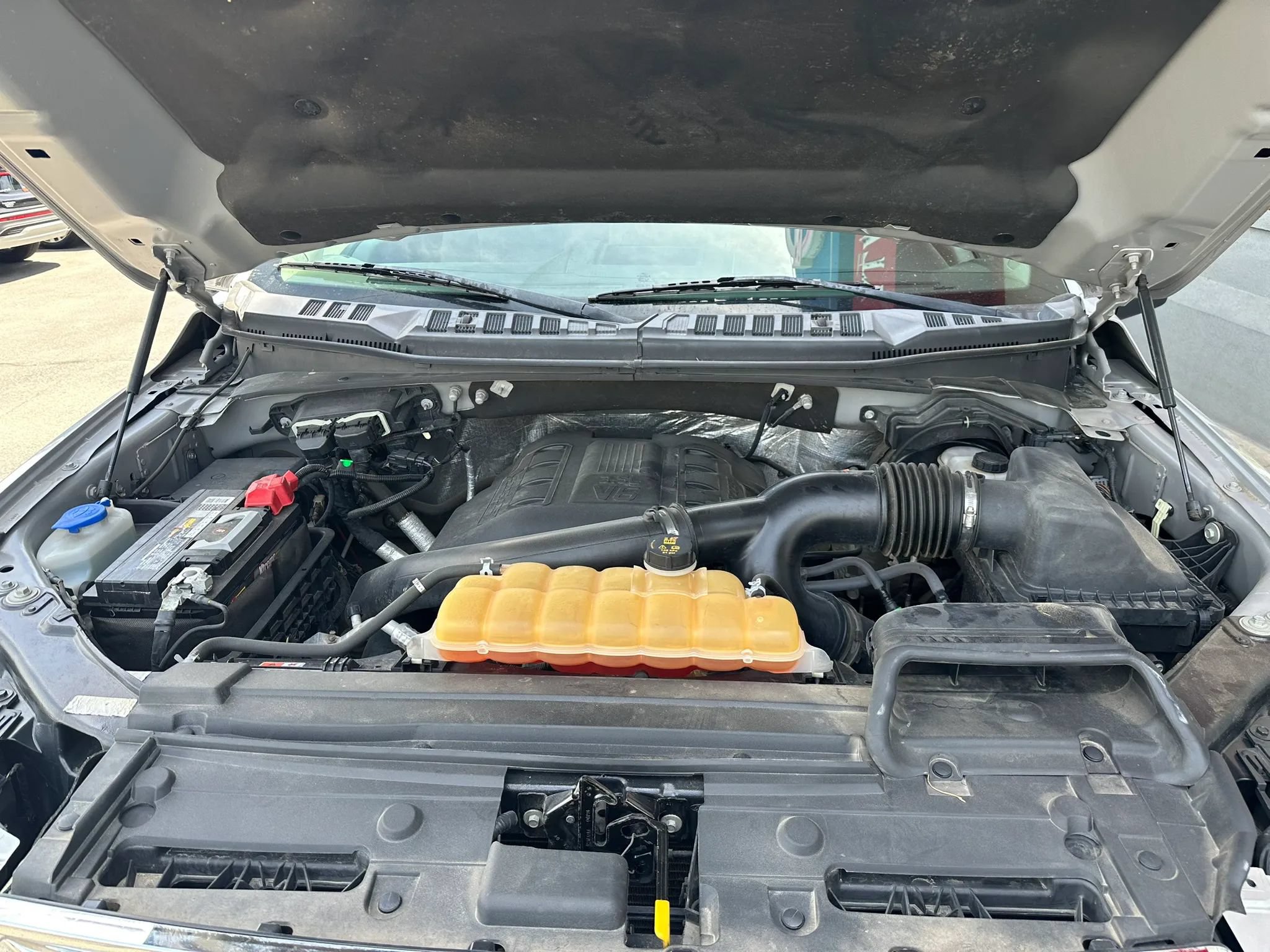 Used 2015 Ford F150 XLT AWD/4WD image 26