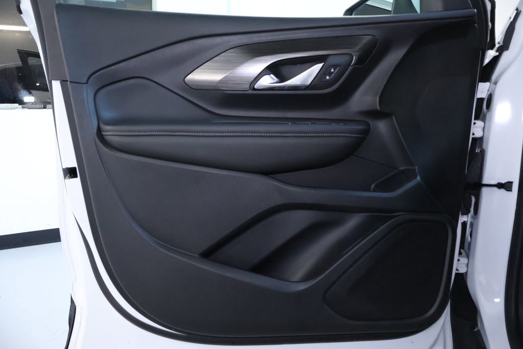 Used 2024 GMC Terrain SLE image 12