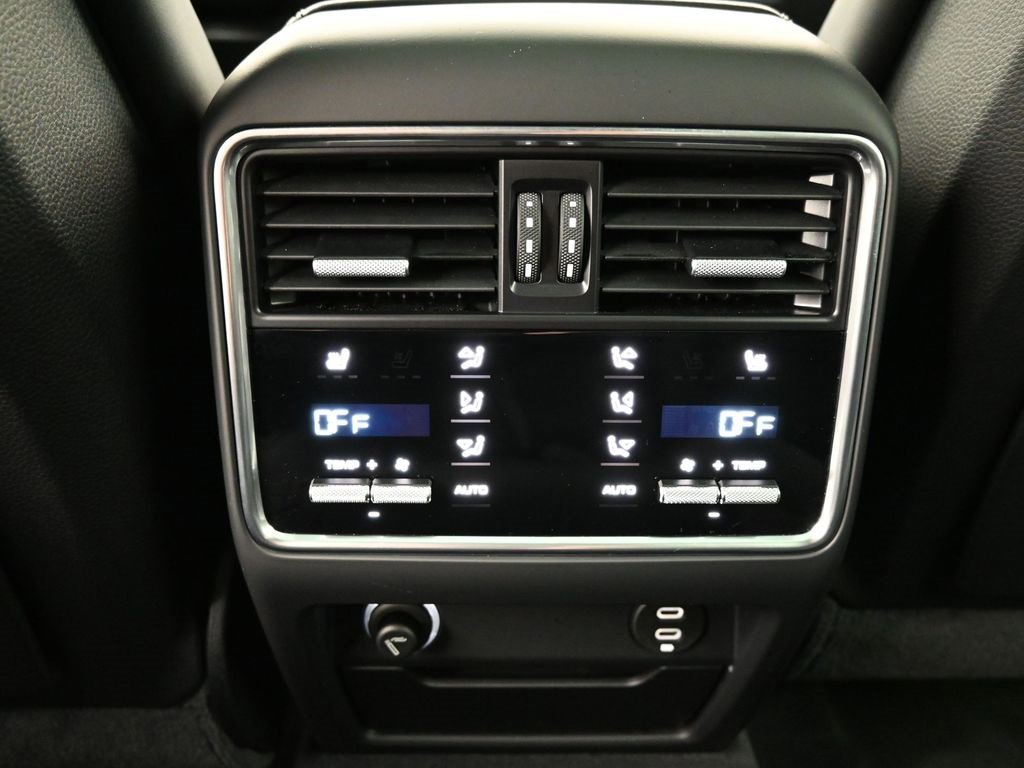 Used 2022 Porsche Cayenne Turbo image 25