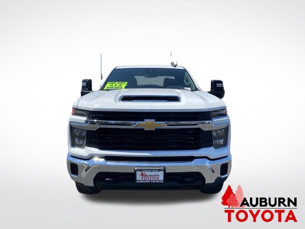 Used 2024 Chevrolet Silverado 2500 LT AWD/4WD image 2