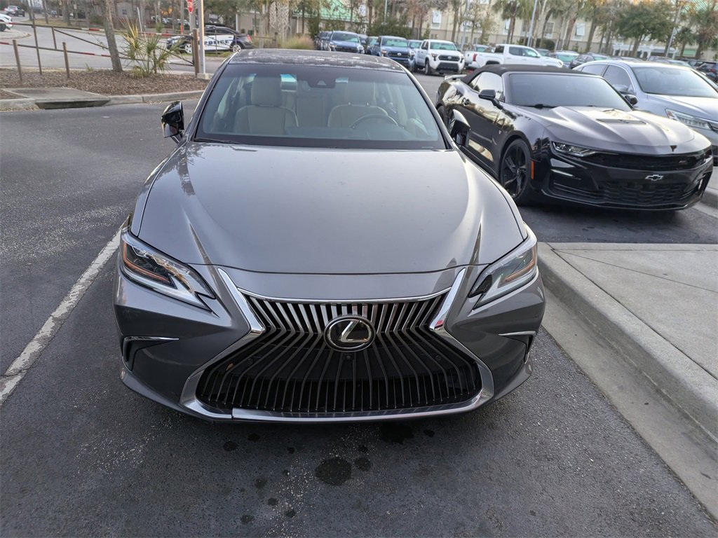 Used 2021 Lexus ES 350 Ultra Luxury image 2