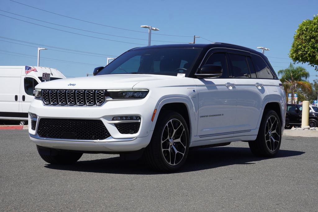 Certified 2022 Jeep Grand Cherokee Summit AWD/4WD image 8