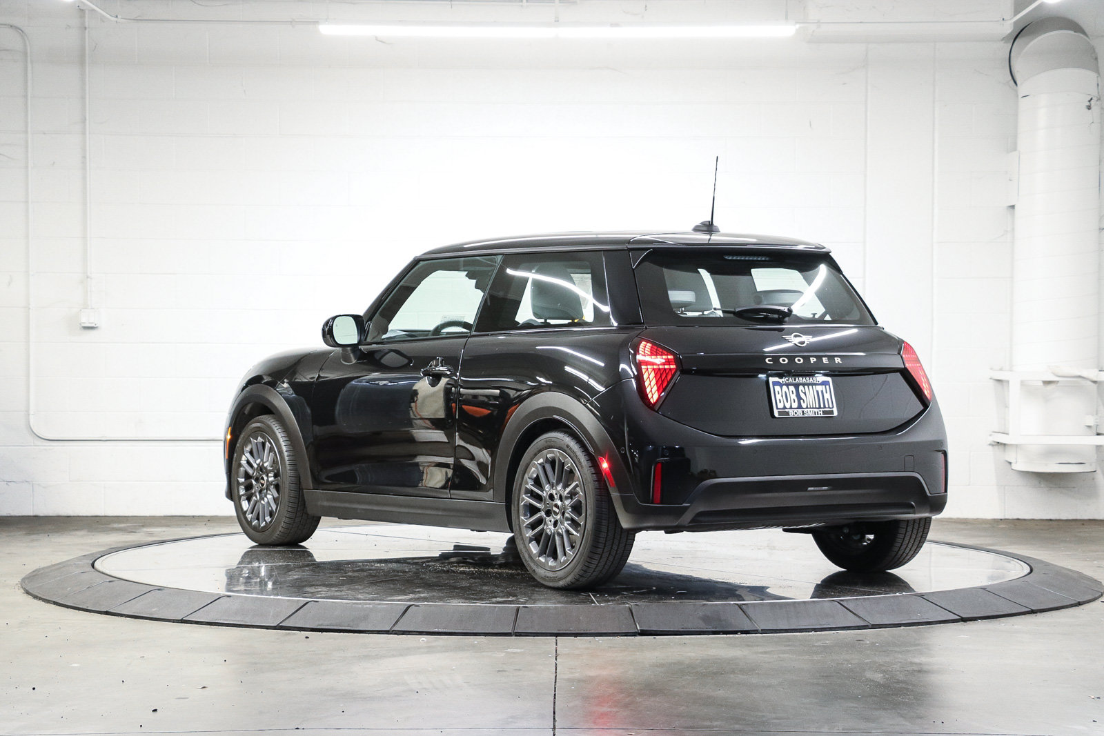 Used 2026 MINI Cooper 2-Door Hardtop FWD image 4