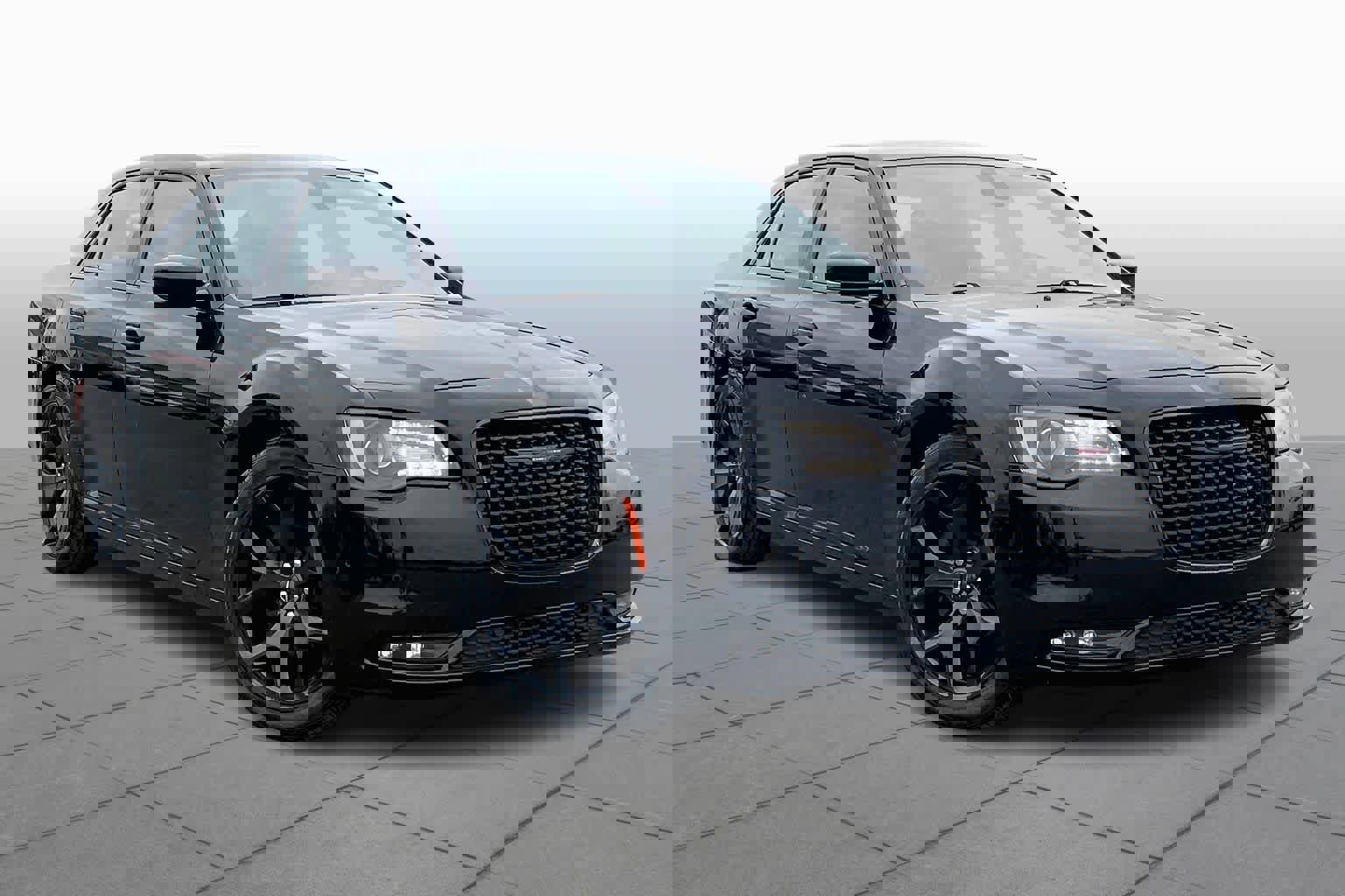 Used 2021 Chrysler 300 S image 2
