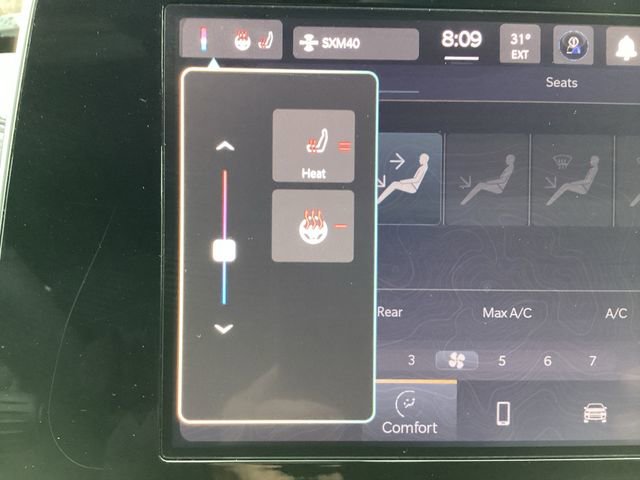 Used 2025 Jeep Compass Latitude image 17