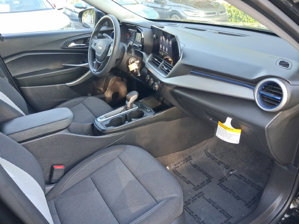 Used 2026 Chevrolet Trax LS w/ LS Convenience Package FWD image 22