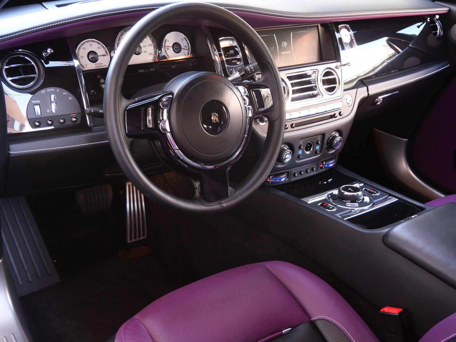 Used 2018 Rolls-Royce Wraith RWD image 25