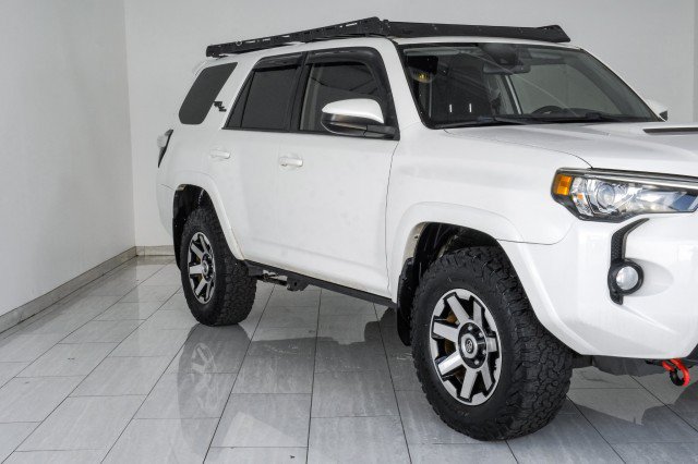 Used 2020 Toyota 4Runner TRD Off-Road AWD/4WD image 61