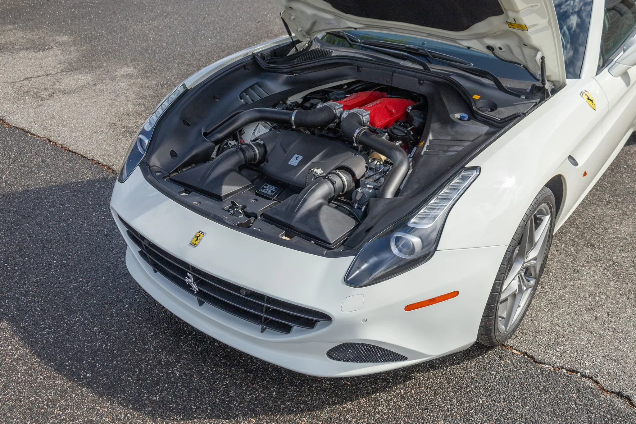 Used 2016 Ferrari California T RWD image 58