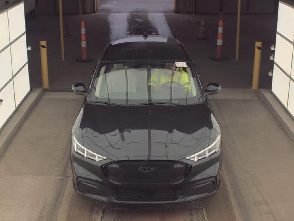 Used 2021 Ford Mustang Mach-E Premium image 2