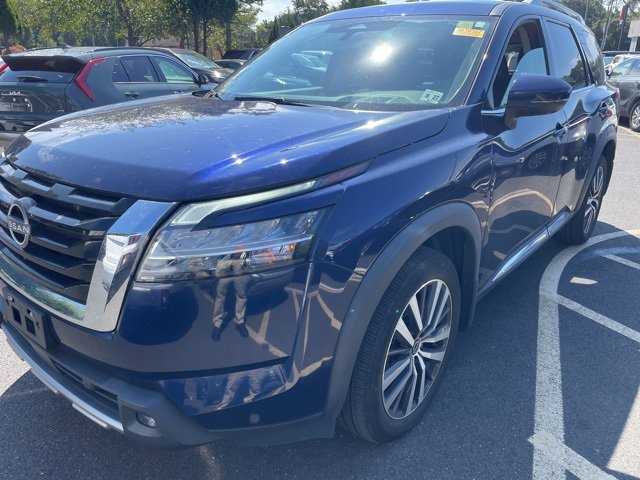 Certified 2022 Nissan Pathfinder Platinum w/ Cargo Package image 1