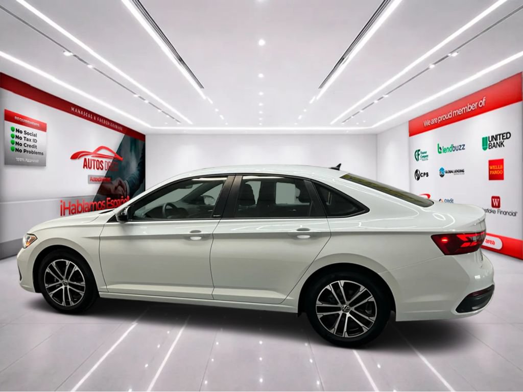 Used 2024 Volkswagen Jetta Sport FWD image 4