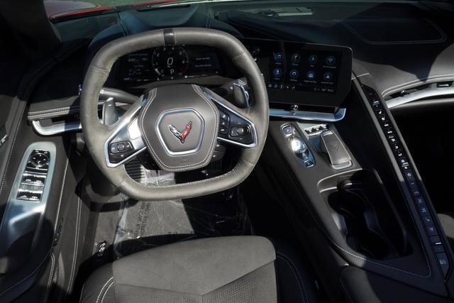 Used 2022 Chevrolet Corvette Stingray Premium Conv w/ Z51 Performance Package image 27