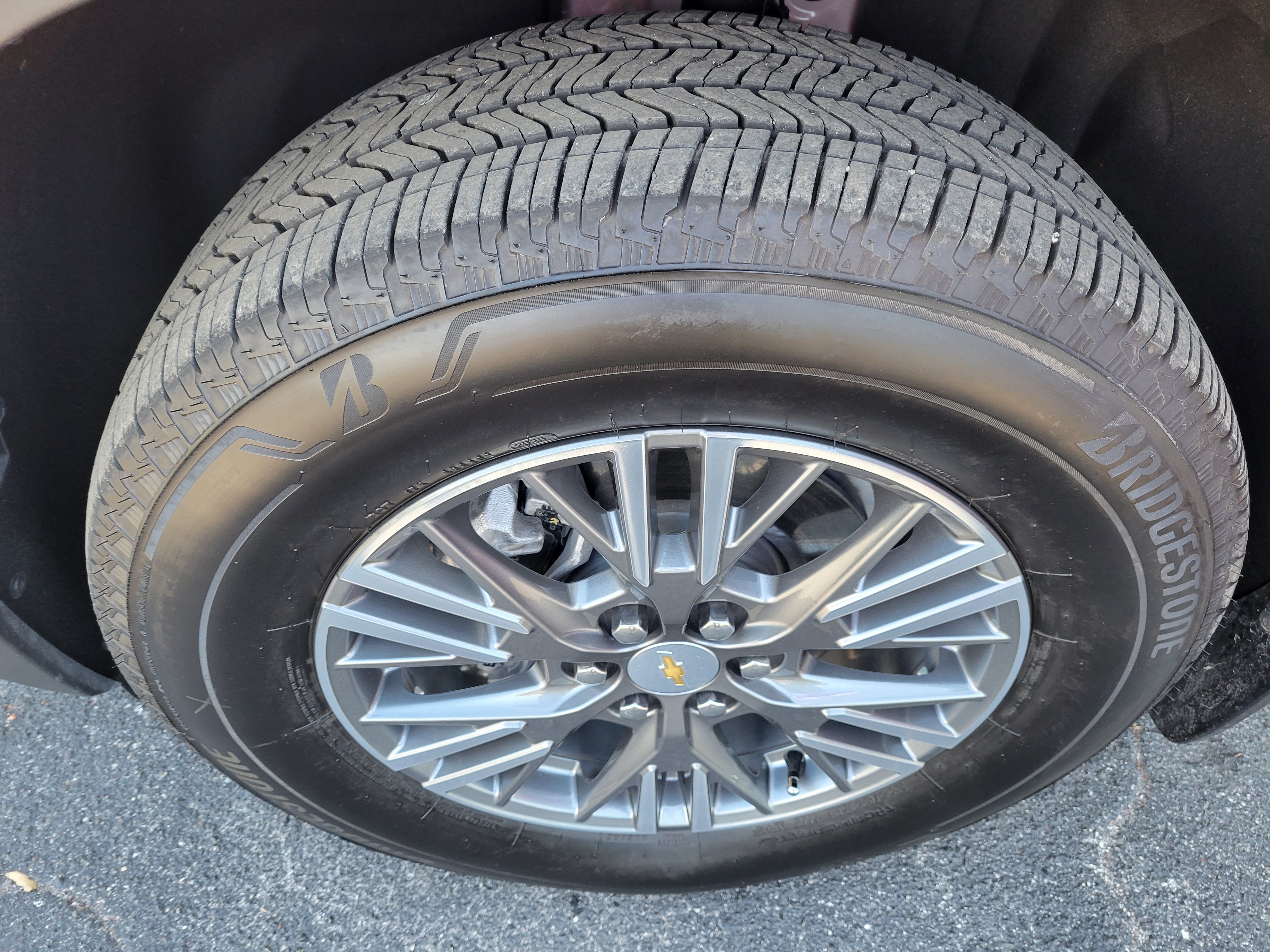 Certified 2026 Chevrolet Traverse LT w/ Driver Confidence Package FWD image 39