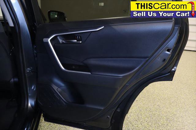 Used 2021 Toyota RAV4 XLE w/ Convenience Package image 28