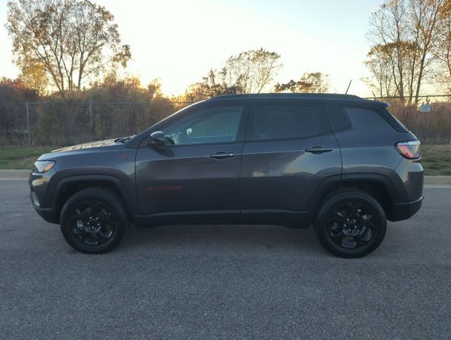 Used 2023 Jeep Compass Trailhawk image 6