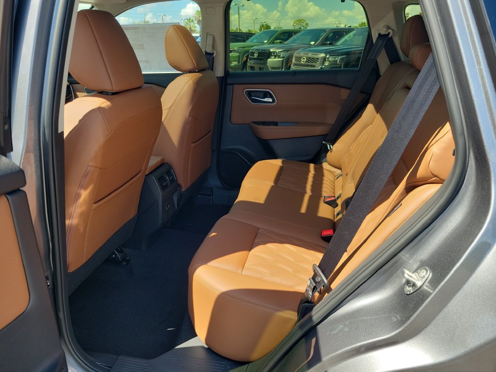 New 2026 Nissan Rogue Platinum AWD/4WD image 11