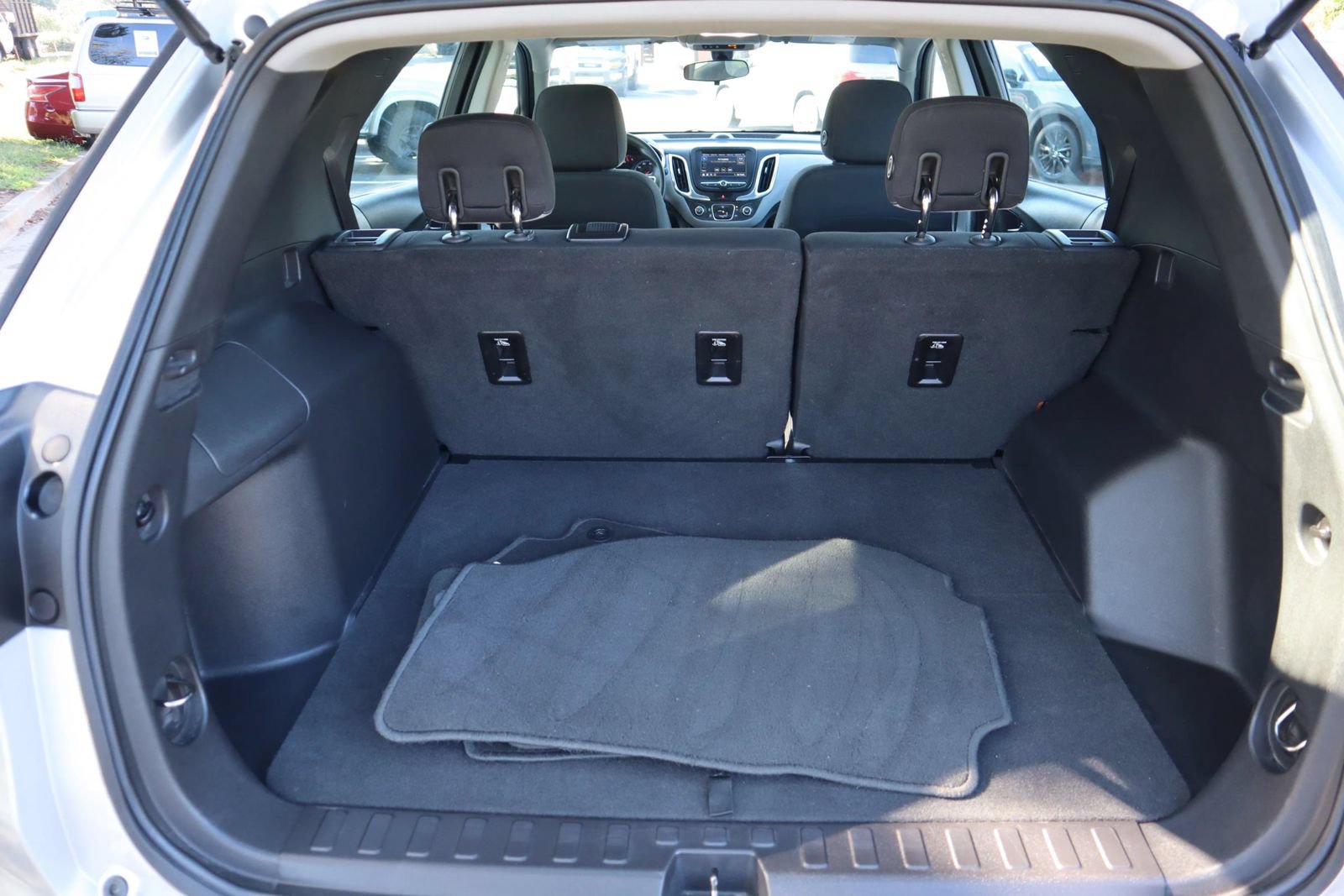 Used 2019 Chevrolet Equinox LS FWD image 13