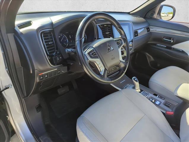 Used 2022 Mitsubishi Outlander SEL image 11