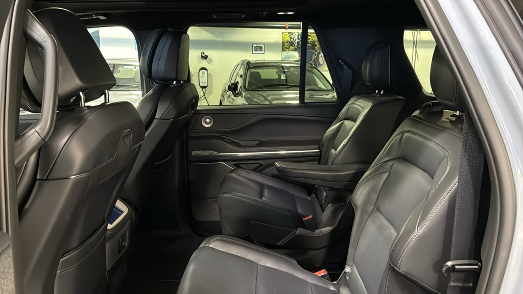 Used 2026 Lincoln Navigator L Reserve w/ Jet Appearance Package AWD/4WD image 23