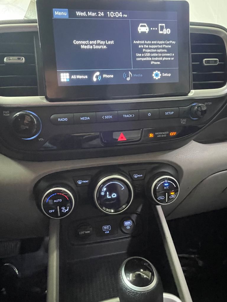 Used 2020 Hyundai Venue SEL image 21