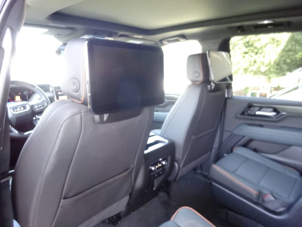 New 2026 GMC Yukon XL AT4 w/ AT4 Premium Plus Package AWD/4WD image 19