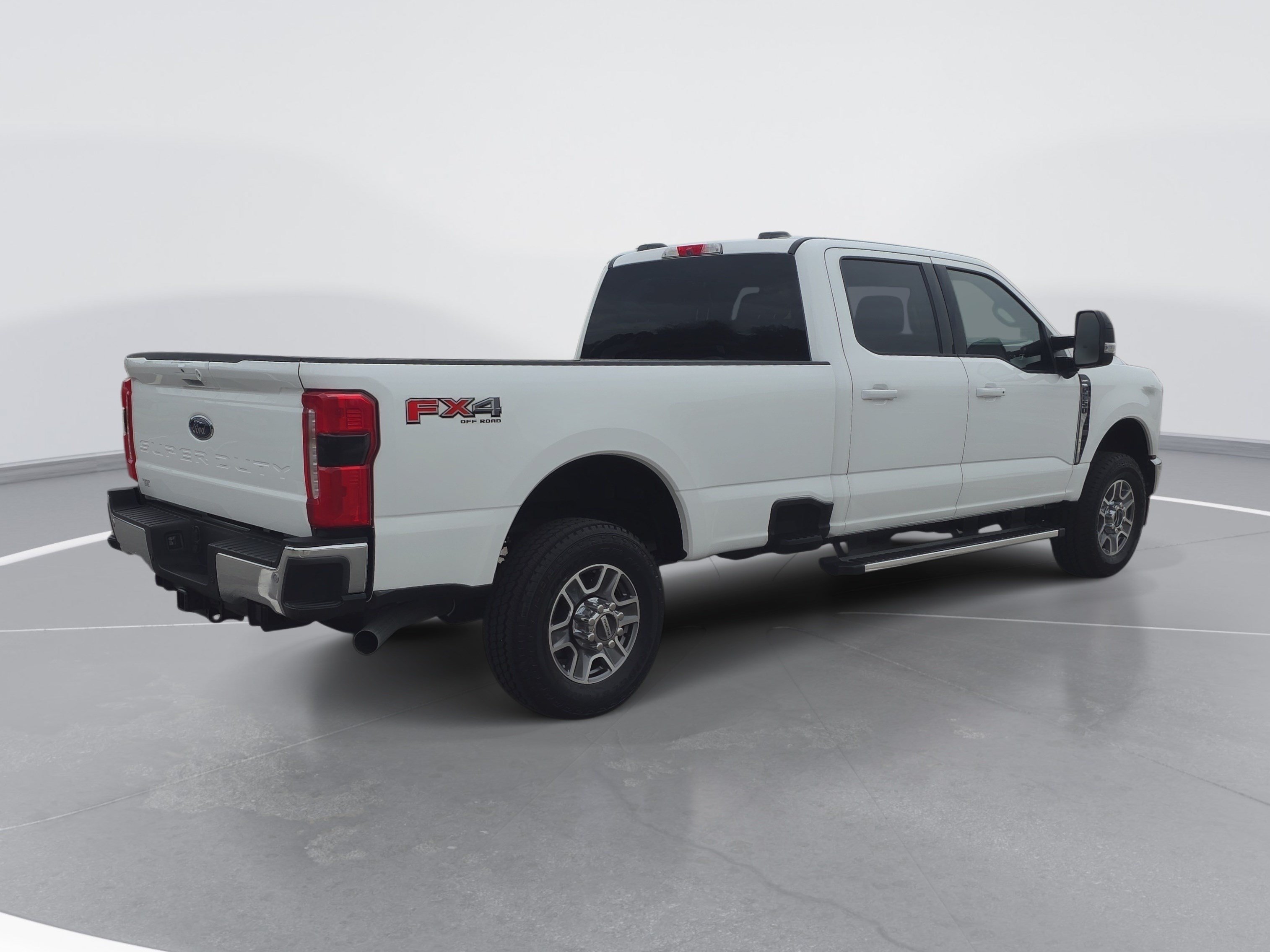 Used 2026 Ford F250 Lariat w/ FX4 Off-Road Package AWD/4WD image 3