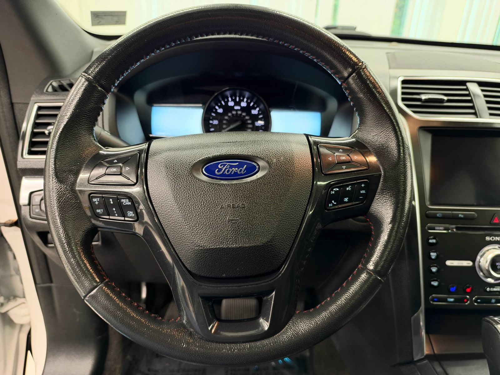 Used 2018 Ford Explorer Sport w/ Equipment Group 401A AWD/4WD image 30