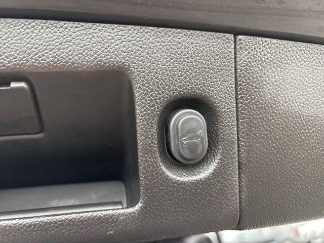 Used 2017 Cadillac Escalade Luxury image 37