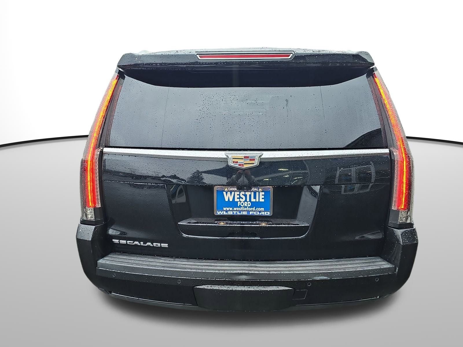 Used 2018 Cadillac Escalade Luxury image 5