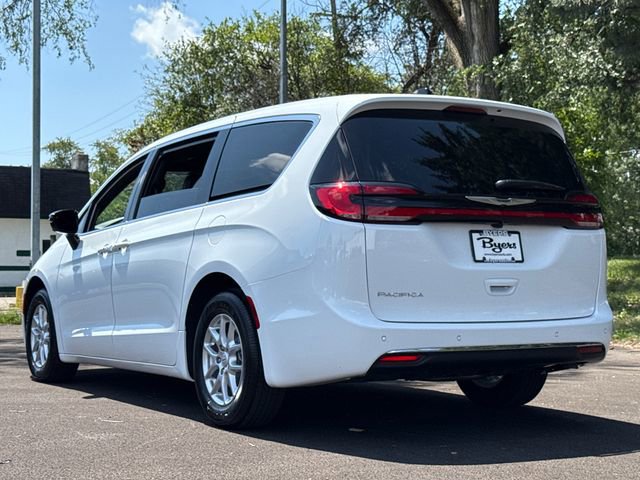 New 2026 Chrysler Pacifica Select FWD image 4