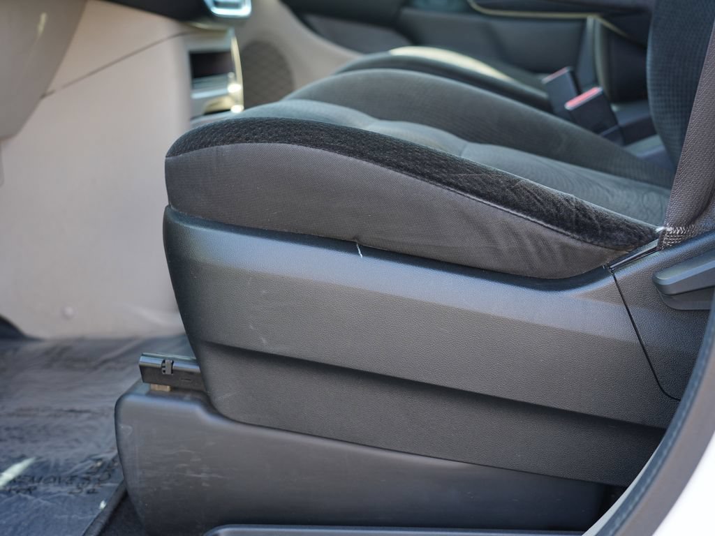 Used 2018 Dodge Grand Caravan SE w/ UConnect Hands-Free Group FWD image 15