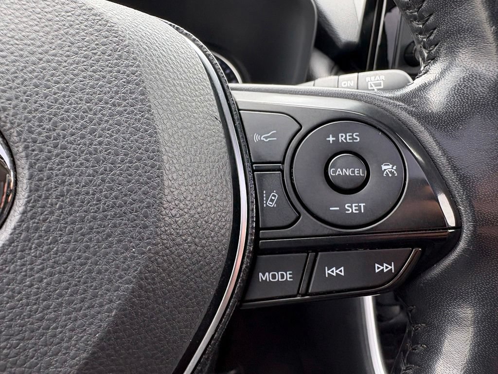 Used 2019 Toyota RAV4 XLE Premium AWD/4WD image 29