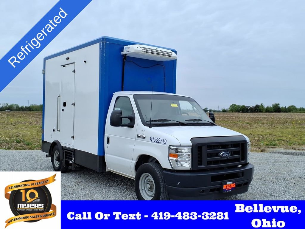 Used 2023 Ford E-350 and Econoline 350 Super Duty w/ Power Windows & Locks Group RWD image 1