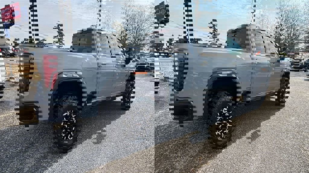 Used 2024 GMC Sierra 2500 AT4X image 5