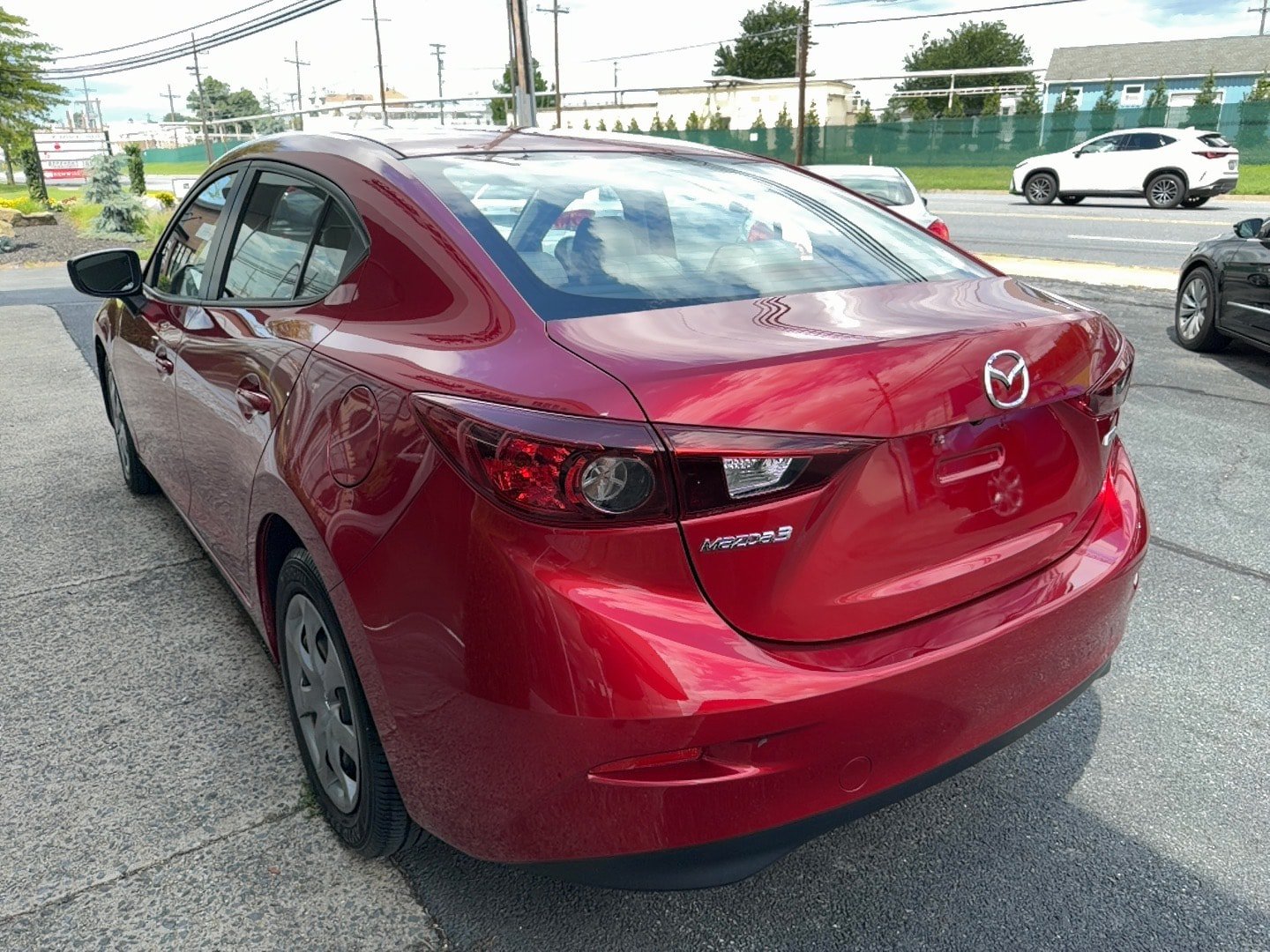 Used 2016 MAZDA MAZDA3 i Sport FWD image 4