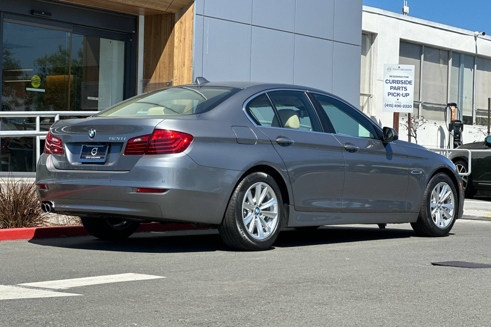 Used 2014 BMW 528i Sedan RWD image 2