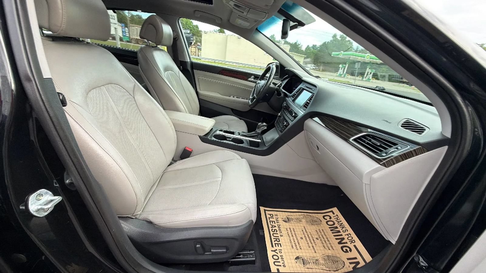 Used 2017 Hyundai Sonata Limited w/ Tech Package 03 FWD image 54