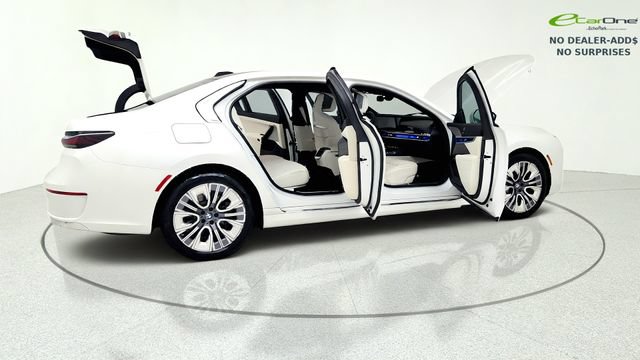 Used 2023 BMW i7 xDrive60 AWD/4WD image 19